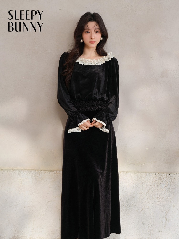 Retro Lace Trim Velvet Shirt a - огляд і ціна Layered Necklace Set